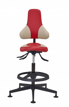 Tabourets, tables, portemanteaux